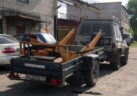 Прицеп КМЗ-8213.05 "Универсал" #АУ 2572 72 в составе автопоезда. Свердловская область, Луговской, Заводская улица