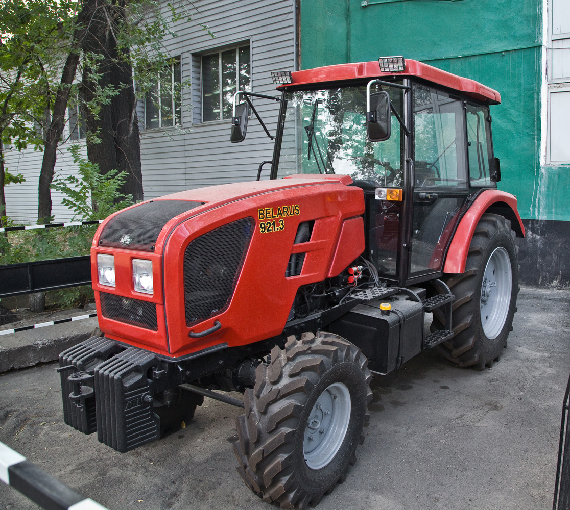 Трактор Беларус-921.3. Алматы, проспект Раимбека