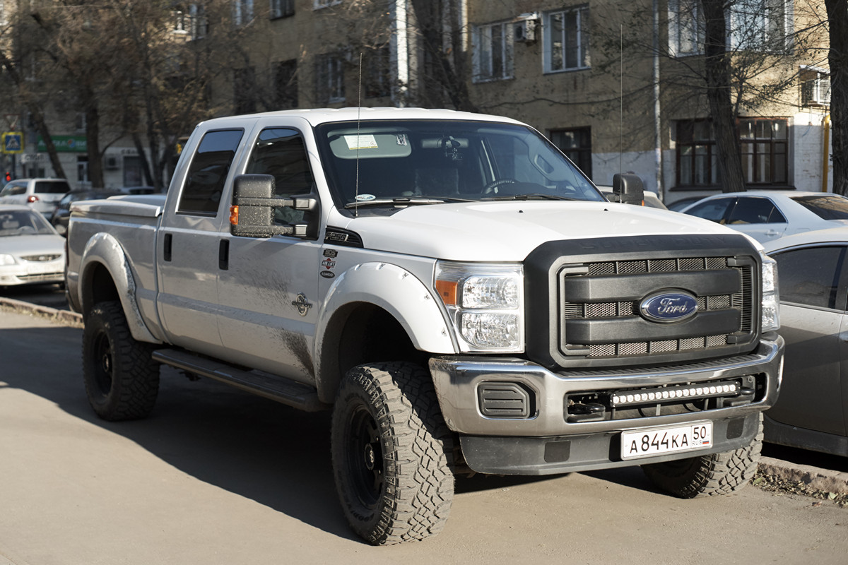 Пикап Ford F250 #А 844 КА 50. Самара, улица Молодогвардейская