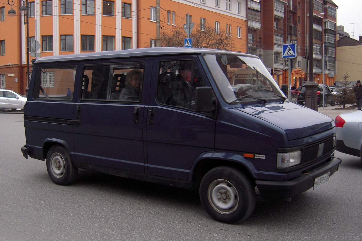 Микроавтобус FIAT Ducato #М 010 РТ 72. Тюмень, улица Республики