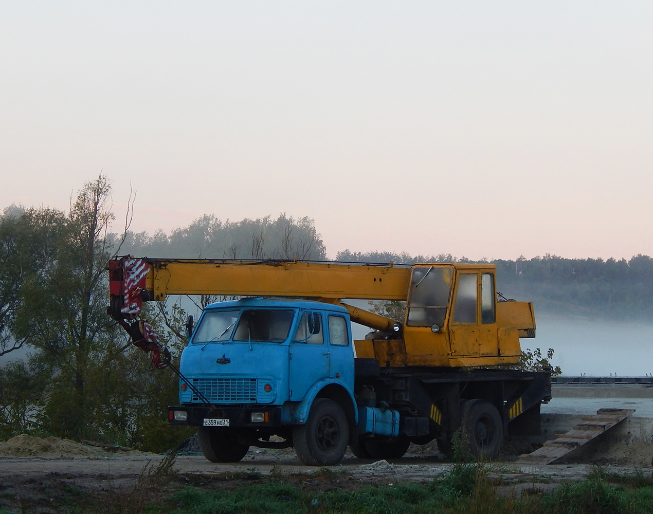 Автокран КС-3577-2-1 "Ивановец" на шасси МАЗ-5334 #Е 359 НО 31. Белгородская область, Красногвардейский район, с. Весёлое