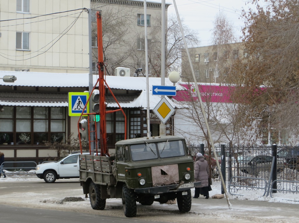 Буровая машина БМ-302Б на шасси ГАЗ-66-12 #Т 601 ВУ 45. Курган, улица Карла Маркса