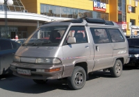 Микроавтобус Toyota Master Ace Surf #М 444 УЕ 72 . Тюмень, улица Валерии Гнаровской
