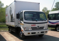 Фургон на шасси Hino 300 на автовыставке. Тюмень