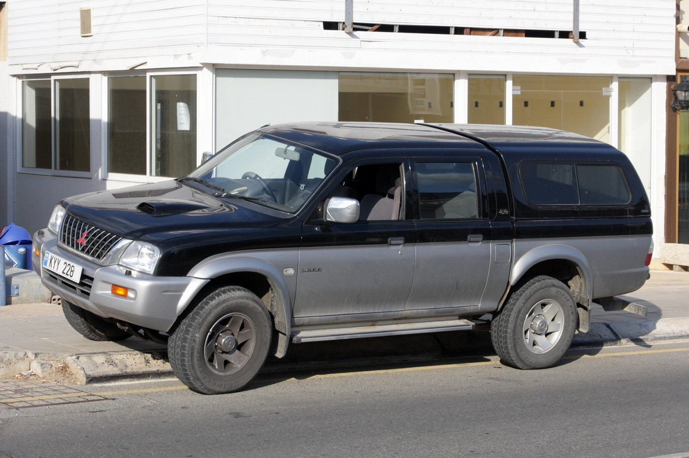 Пикап Mitsubishi L200 #KYY 228. Республика Кипр, муниципалитет Айя-Напа, Пернера
