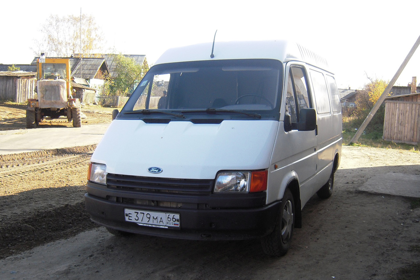 Цельнометаллический фургон Ford Transit Mk3 #Е 379 МА 66 . Свердловская область, Луговской, Тугулымская улица