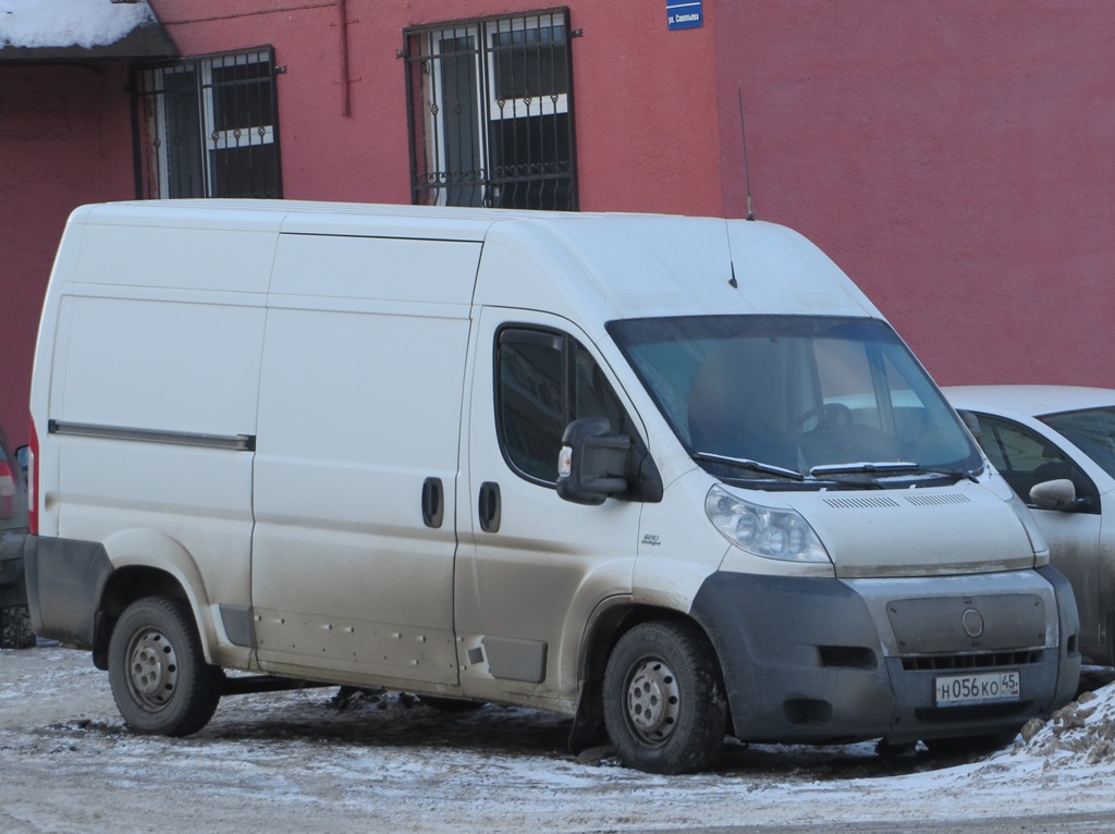 Фургон Fiat Ducato #Н 056 КО 45 . Курган, улица Савельева