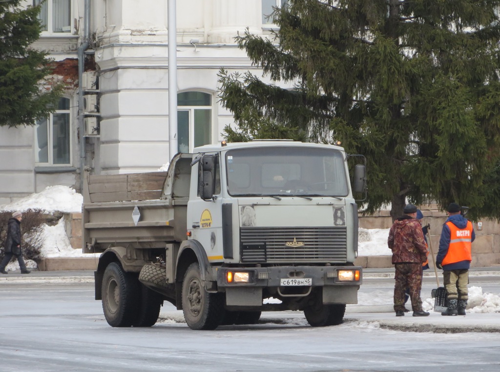 Самосвал МАЗ-555102 #С 619 ВН 45. Курган, улица Гоголя