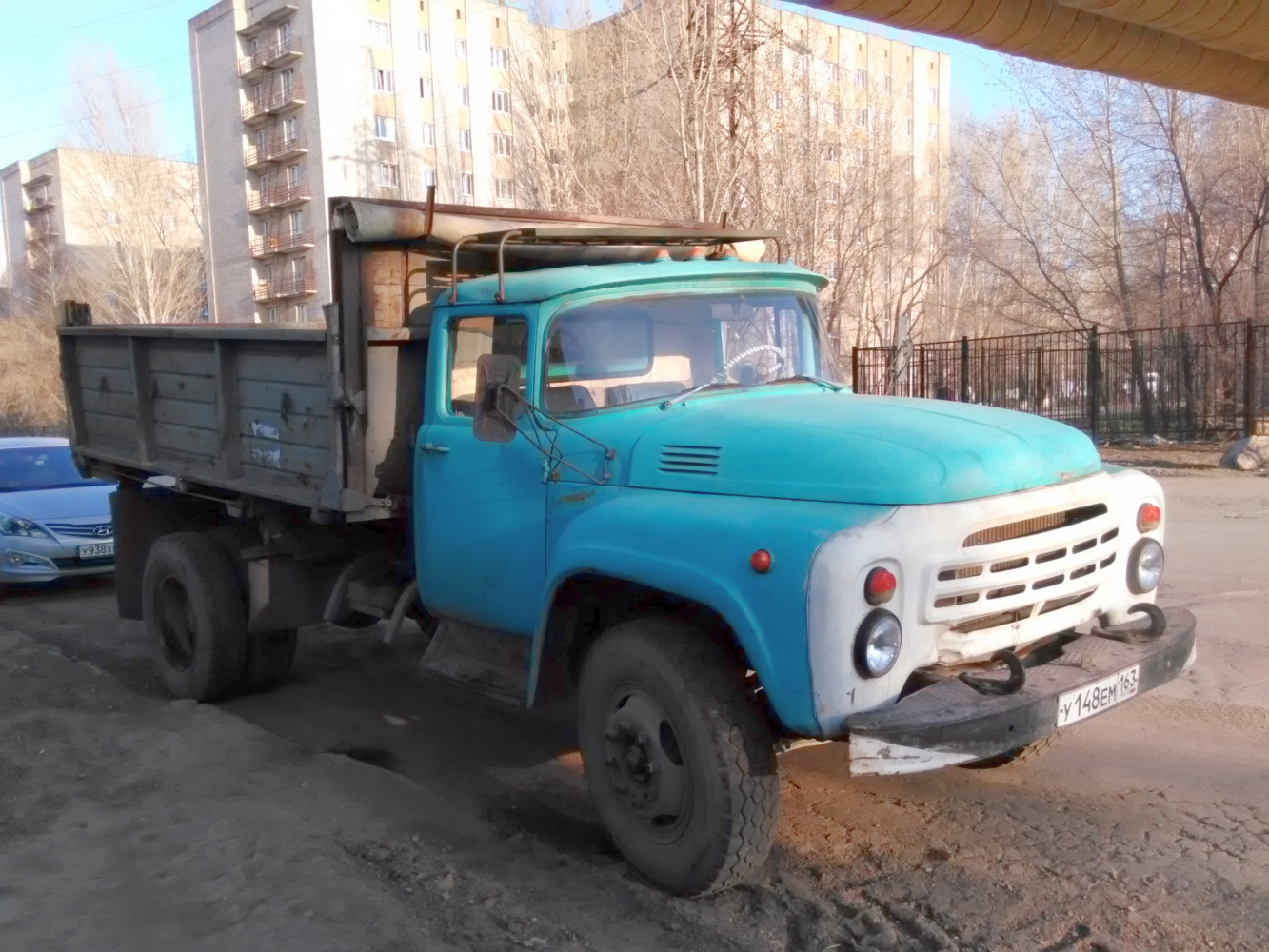Самосвал ЗиЛ-ММЗ-554М на шасси ЗиЛ-495710 #У 148 ЕМ 163. Самара, улица Блюхера
