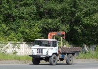 Автомобиль бортовой с КМУ на шасси ГАЗ-66-11 #М 100 ТР 31. Белгородская область, г. Старый Оскол, 1-й проезд Цемзаводской площадки