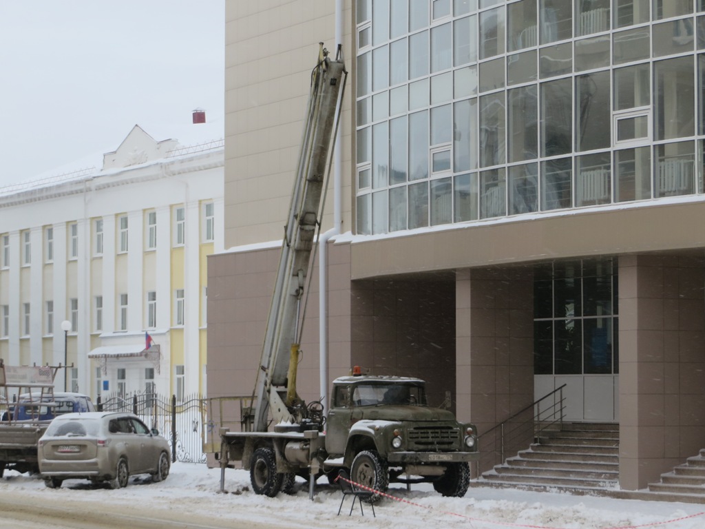 Автоподъёмник ВС-22-МС на шасси ЗиЛ-431412 #Е 018 НС 174. Курган, Советская улица