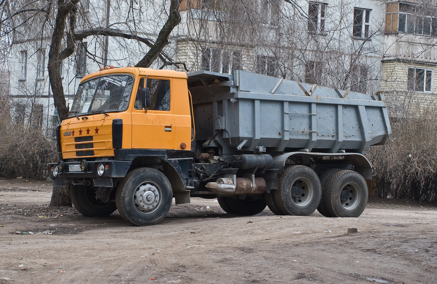 Самосвал Tatra T815S1 #833 CZA 05. Алматы, 1 микрорайон