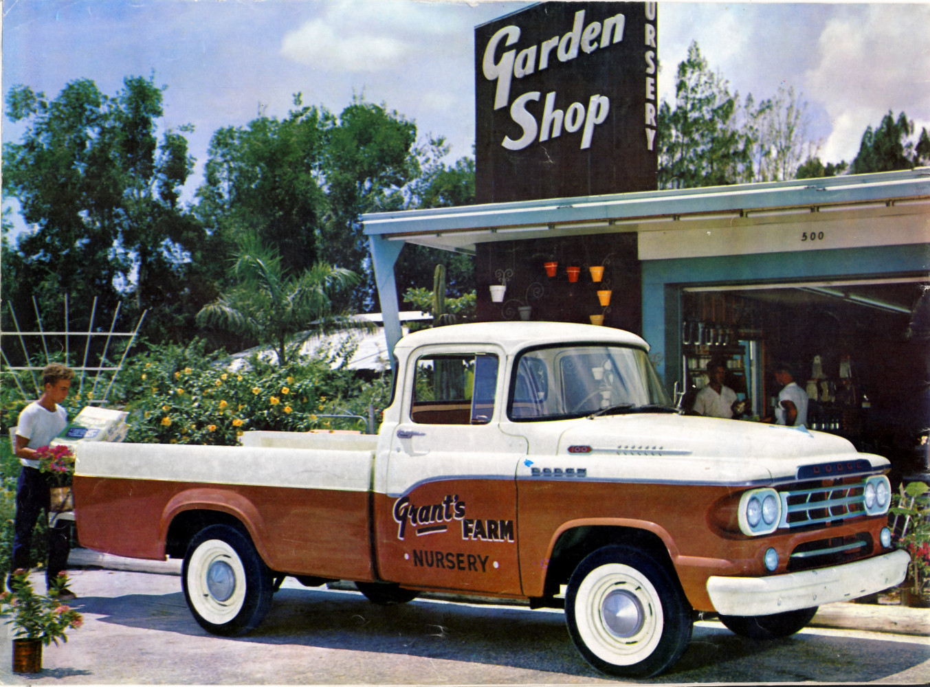 Пикап Dodge D100 Sweptside Pickup выпуска 1957-1959 модельных годов.. США