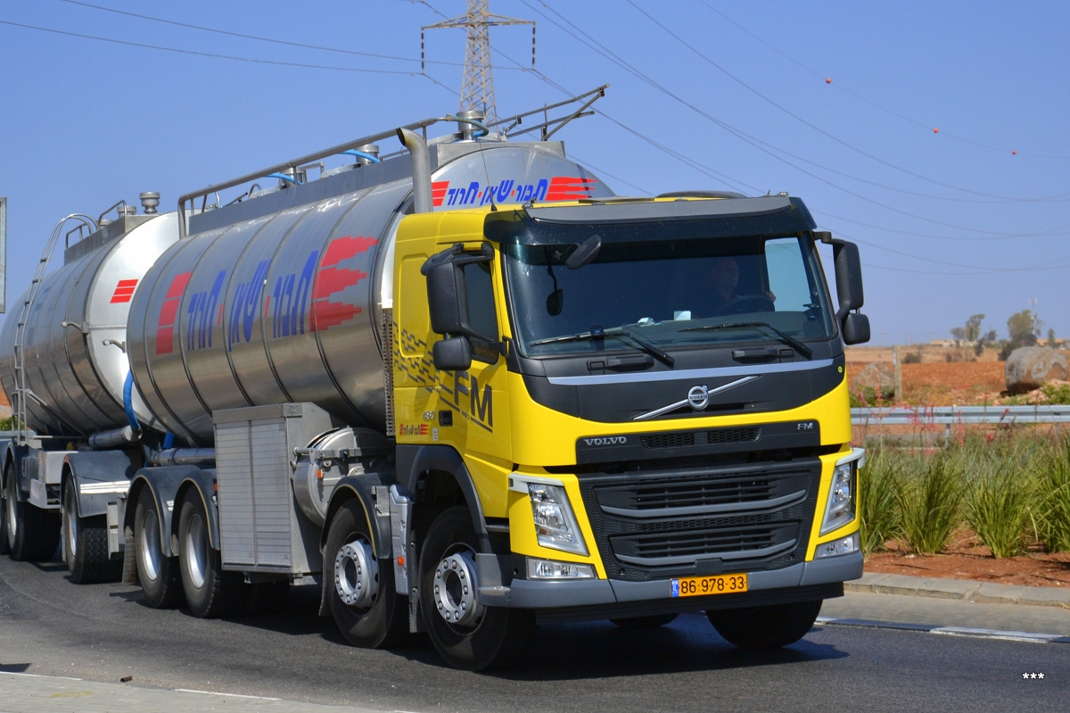 Цистерна на шасси Volvo FM 460. Израиль, Афула
