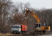 Самосвал КамАЗ-55111 #Р 435 ХК 31 и экскаватор ЭО-33211А #5145 ЕЕ 31. Белгородская область, г. Алексеевка, улица Павла Ющенко
