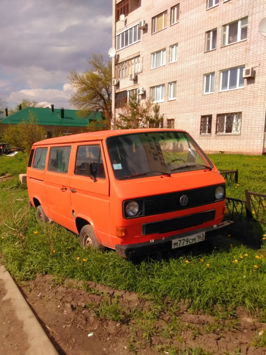 Микроавтобус Volkswagen Transporter T3 #М 779 СМ 163. Самара, улица Артемговская