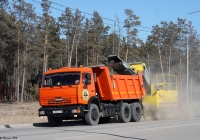 Самосвал КамАЗ-45147 #С 254 КС 14 c прицепной подметально-уборочной машиной Broddsweden Scandinavia. Якутск, Вилюйский тракт