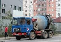Бетоносмеситель на шасси MAN F8 26.240. Якутск, улица Петровского