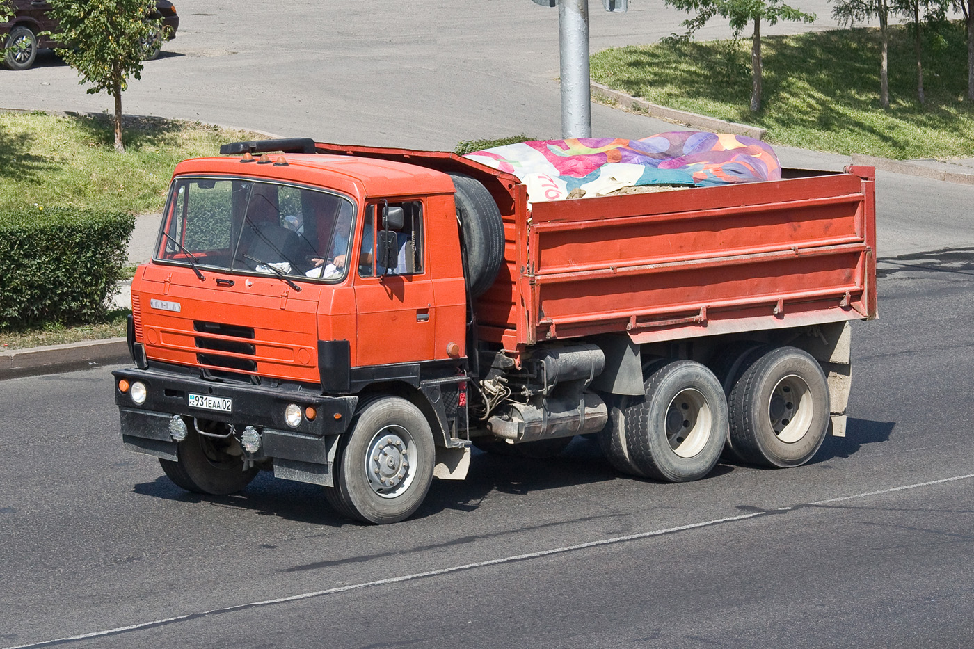 Самосвал Tatra T815S3 #931 EAA 02. Алматы, улица Саина