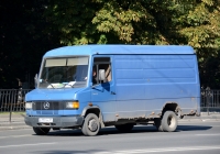 Цельнометаллический фургон на шасси Mercedes-Benz T2 (1986), #В 177 КН 61. Ростов-на-Дону, Буденновский проспект