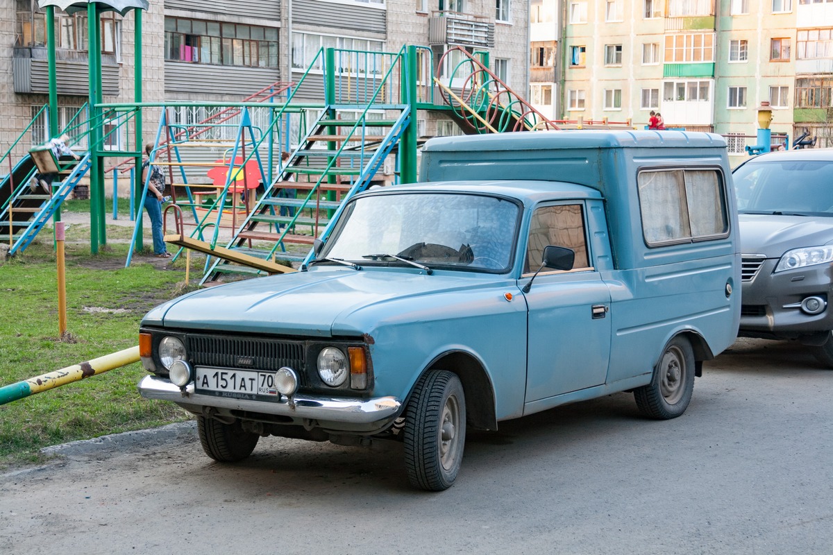 Грузопассаджирский фургон ИЖ-27156 #А 151 АТ 70 . Томск