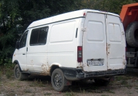 Цельнометаллический фургон ГАЗ-2752 "Соболь" #А 046 ХХ 72. Тюмень, Киевская улица
