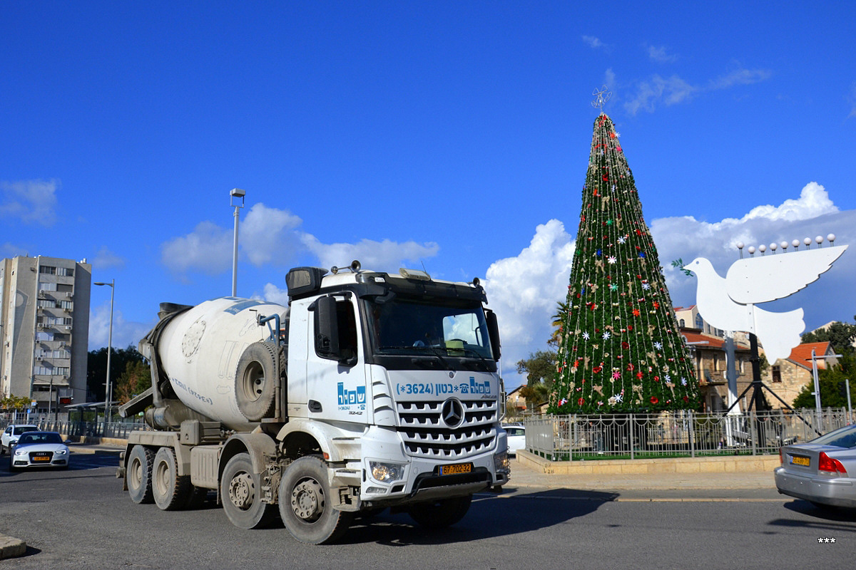 Бетономешалка на шасси Mercedes-Benz Arocs, #67-702-32. Израиль, Хайфа, Бульвар Бен Гурион 