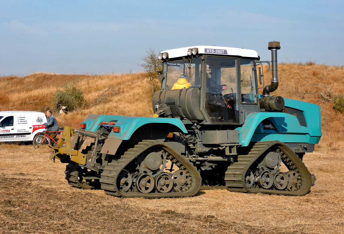 Трактор ХТЗ-280Т на выставке AGROPORT-2015. Харьковская область, г. Харьков
