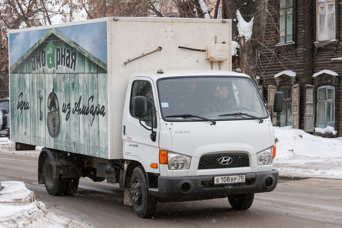 Фургон на шасси Hyundai HD78 #Е 108 ВР 70. Томск, улица Никитина