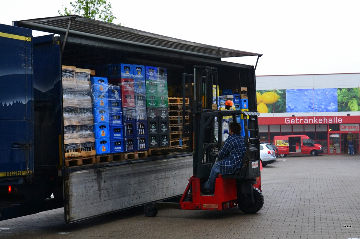 Погрузчик Moffett Kooi forklift Engelhardt. Германия, Северный-Рейн-Вестфалия, Вупперталь