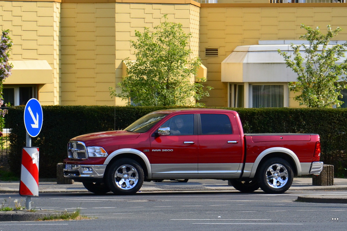 Пикап Dodge Ram 2500, E-D 396. Германия, Северный-Рейн-Вестфалия, Эссен 