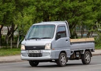 Бортовой грузовик Subaru Sambar #Е 266 УК 70. Томск, улица Нахимова