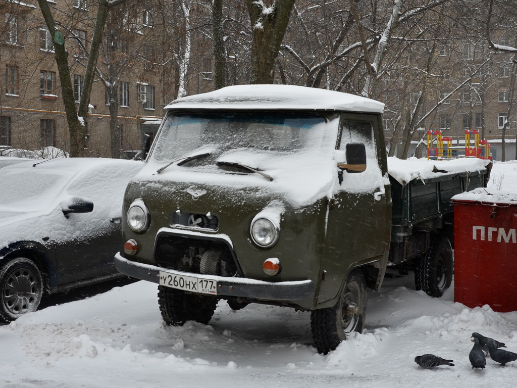Бортовой грузовик УАЗ-33036 #У 260 НХ 177. Москва, Рижский проезд 