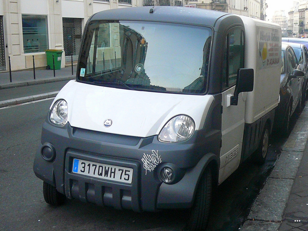 Мини фургон MEGA Multitruck Van. Франция, Париж