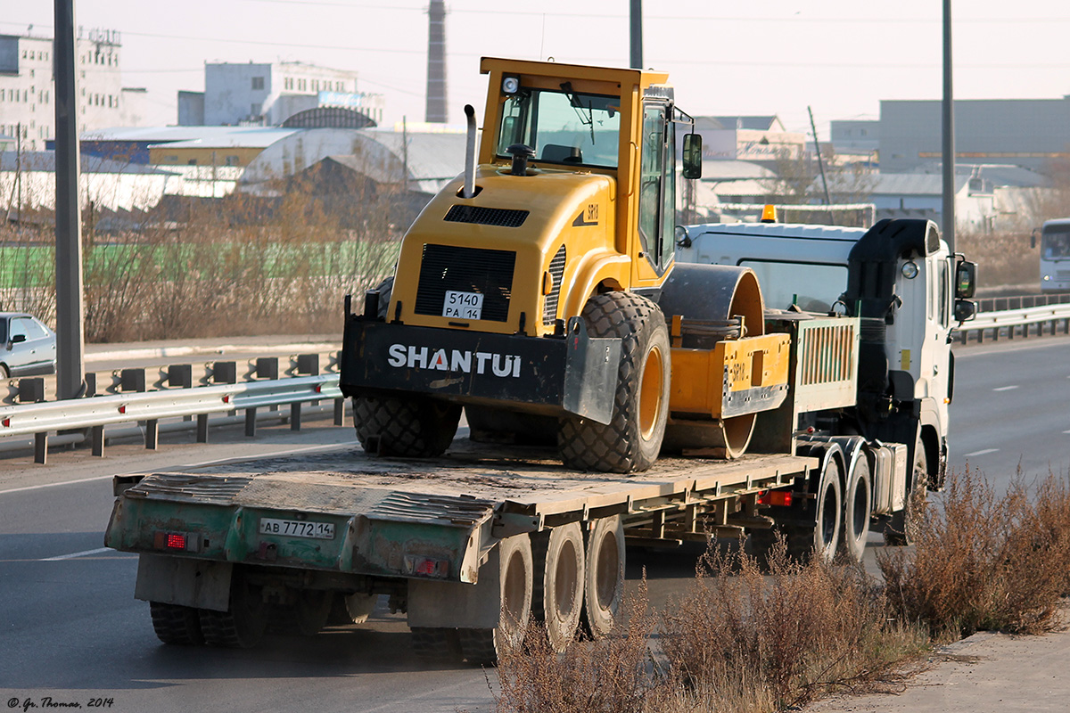 Каток Shantui SR18 #5140РА14. Якутск, автострада 50 лет Октября