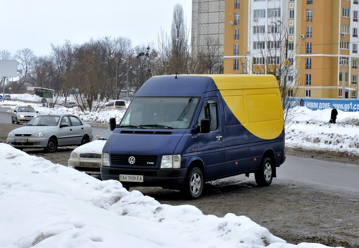 Фургон Volkswagen LT28 #АХ 7939 ЕА. Харьковская область, г. Харьков, Салтовское шоссе