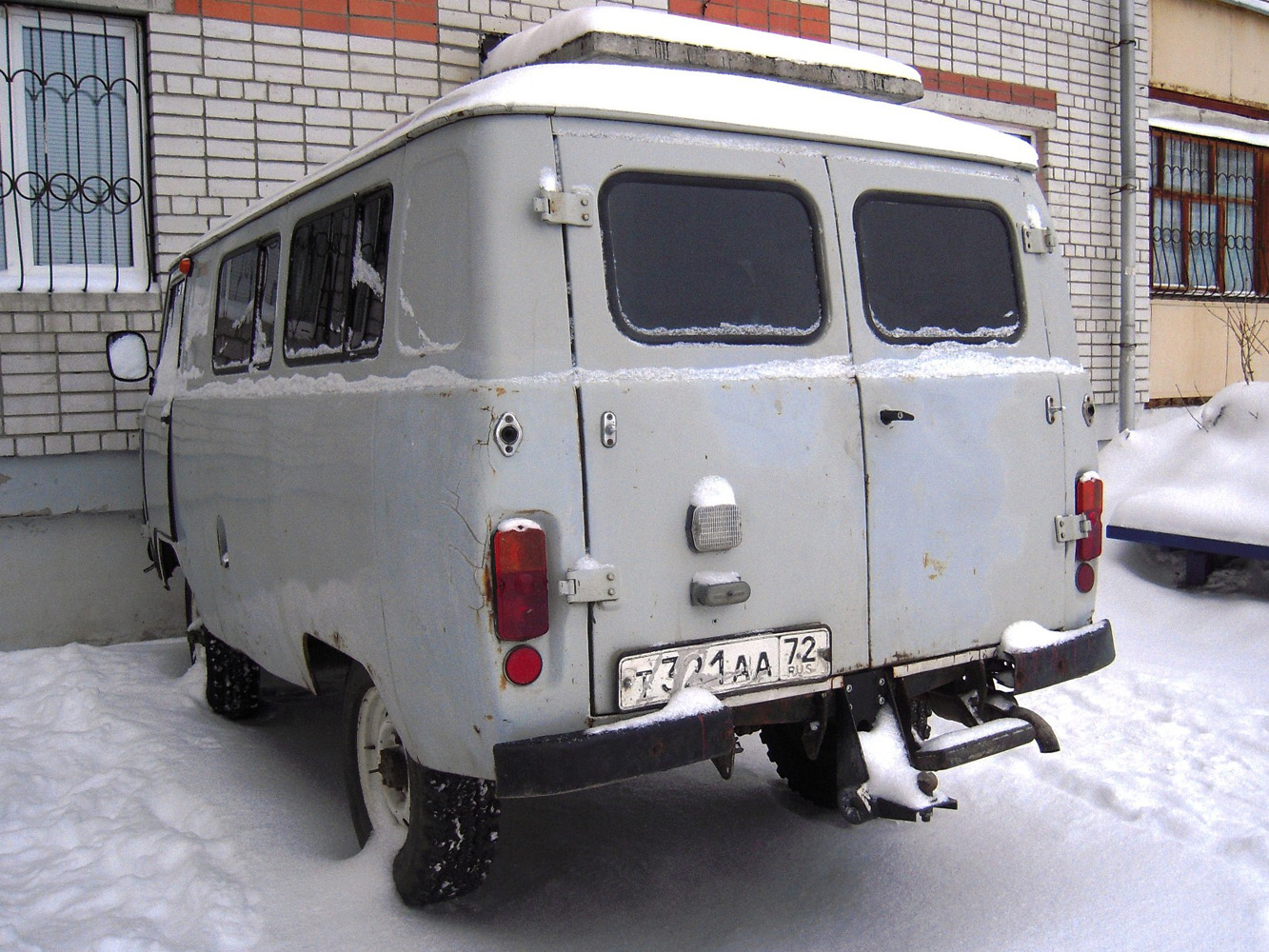 Грузопассажирский фургон УАЗ-452А #Т 321 АА 72 . Тюмень 