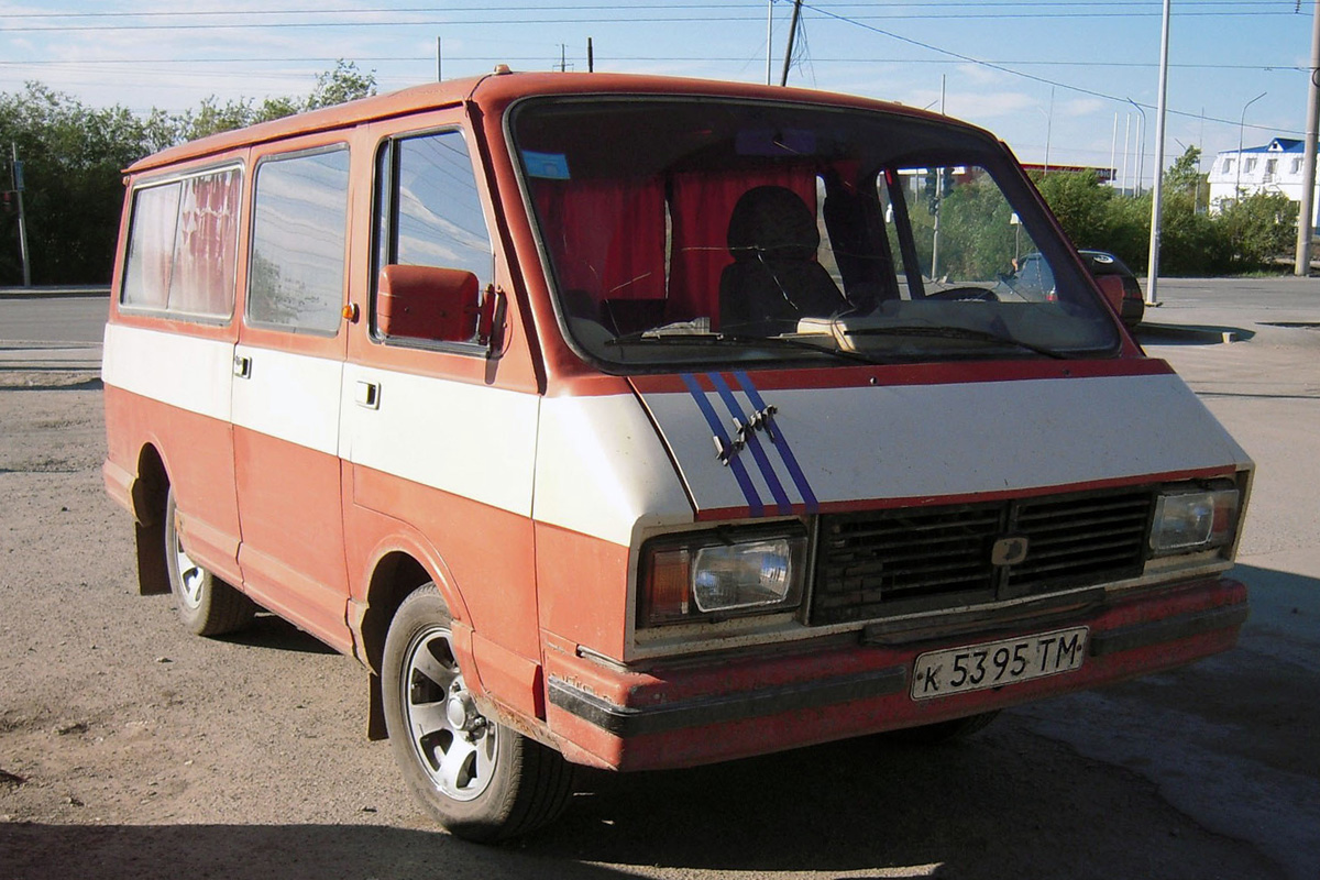 Микроавтобус РАФ-2203 "Латвия" #К 5395 ТМ . Тюмень, Дамбовская улица