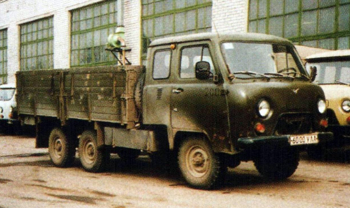Бортовой грузовой автомобиль УАЗ-452ДП #6000 УЛЛ . Ульяновск