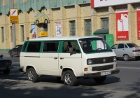Микроавтобус Volkswagen Transporter T3 #Р 292 АО 45. Курган, улица Куйбышева