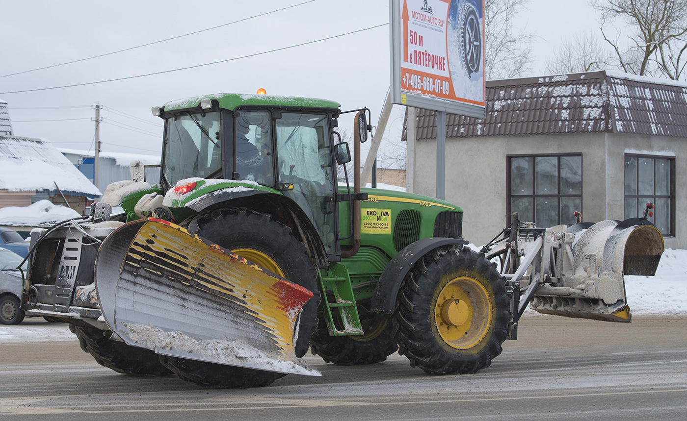 Трактор John Deere 6920. Московская область, Можайск, Вокзальная улица