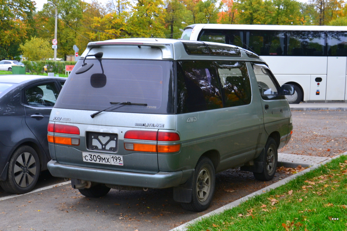 Минивен Toyota Lite Ace FXV 4WD. Россия, Санкт-Петербург, Петергоф, Санкт-Петербургский проспект