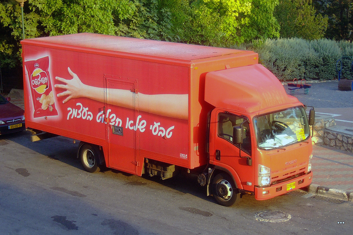 Фургон не базе Isuzu ELF. Израиль, Хайфа