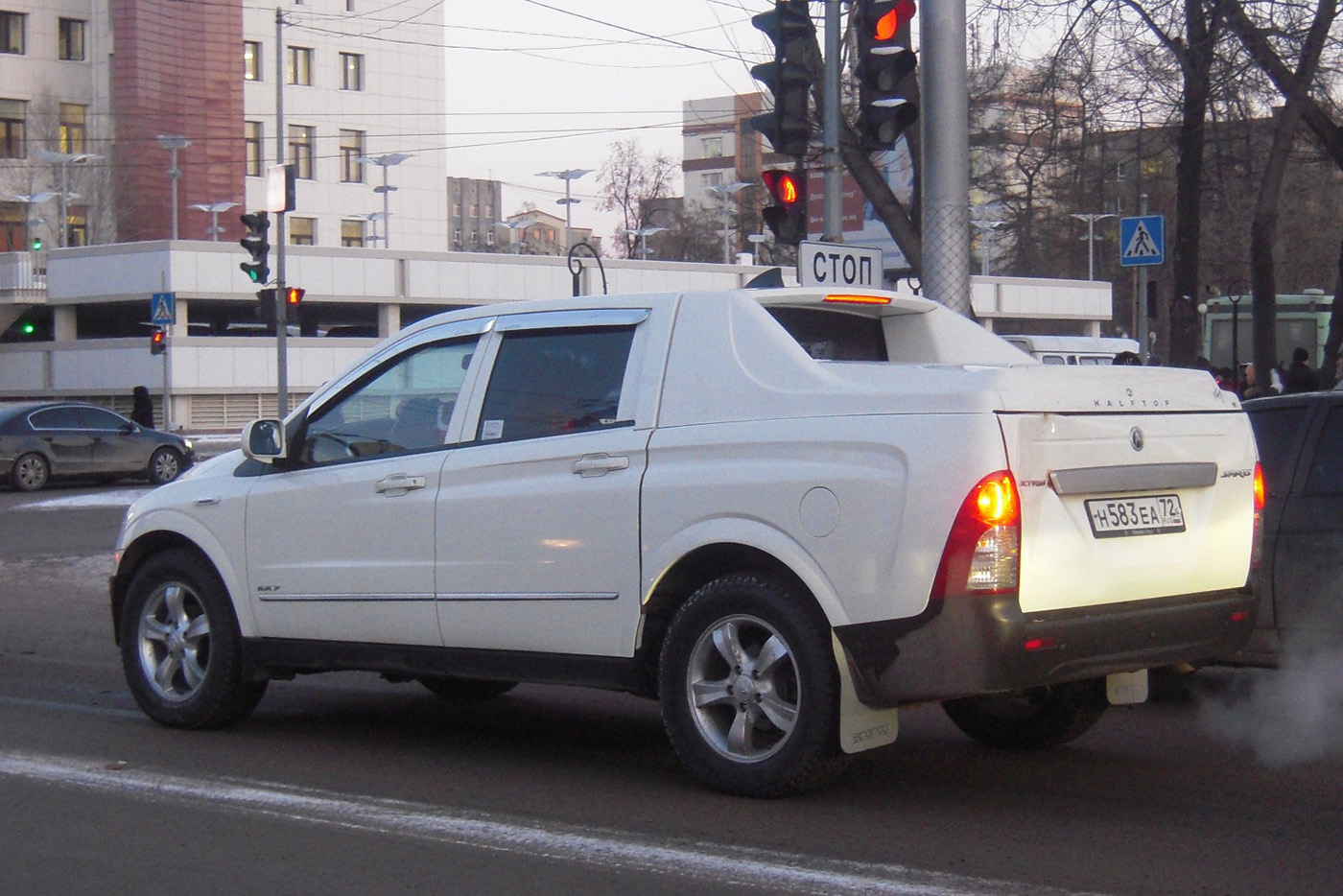 Пикап SsangYong Actyon Sports #Н 583 ЕА 72 . Тюмень, улица Орджоникидзе