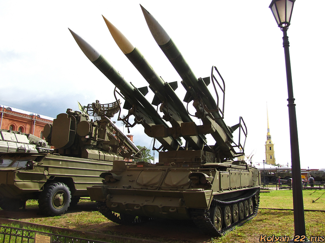 Пусковая установка 2П25М1 зенитно-ракетного комплекса 2К12 "Куб-М3".  Санкт-Петербург, Музей артиллерии, инженерных войск и войск связи
