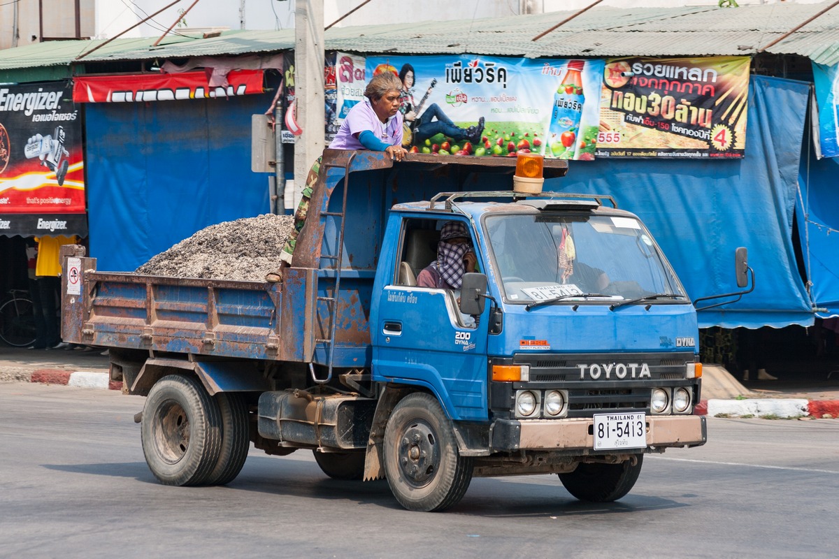 Самосвал Toyota Dyna #81-5413. Таиланд, Сукотай