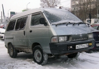 Микроавтобус Toyota Town Ace #М 277 РО 72 . Тюмень, улица Ленина