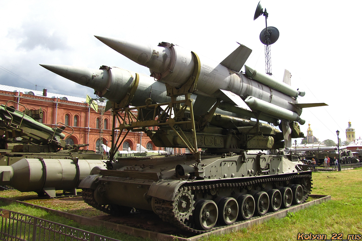 Пусковая установка КС–41 (2П24) зенитно-ракетного комплекса 2К11 "Круг".  Санкт-Петербург, Музей артиллерии, инженерных войск и войск связи