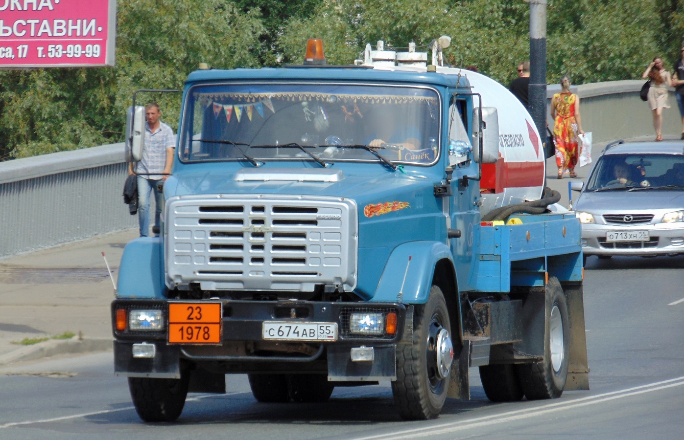 Автоцистерна-газовоз на базе ЗиЛ-4333 #С 674 АВ 55 . Омская область, город Омск, улица Ленина