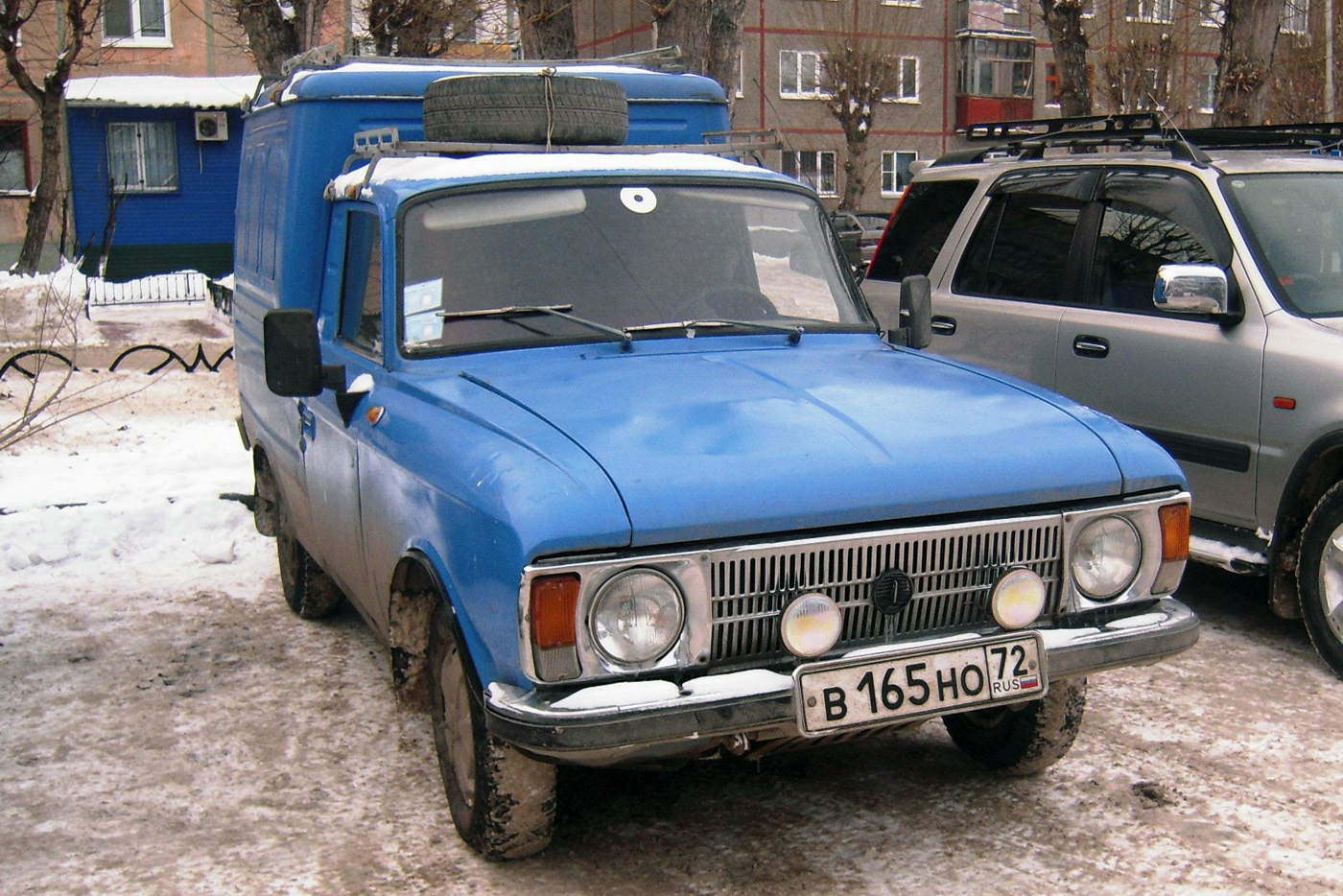 Фургон ИЖ-2715-01 #В 165 НО 72 . Тюмень, улица Пермякова